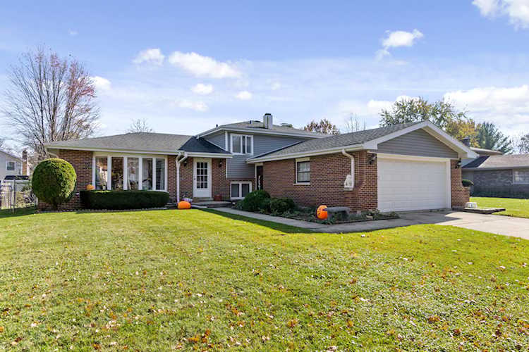 6851 Plymouth Rd Downers Grove, IL 60516