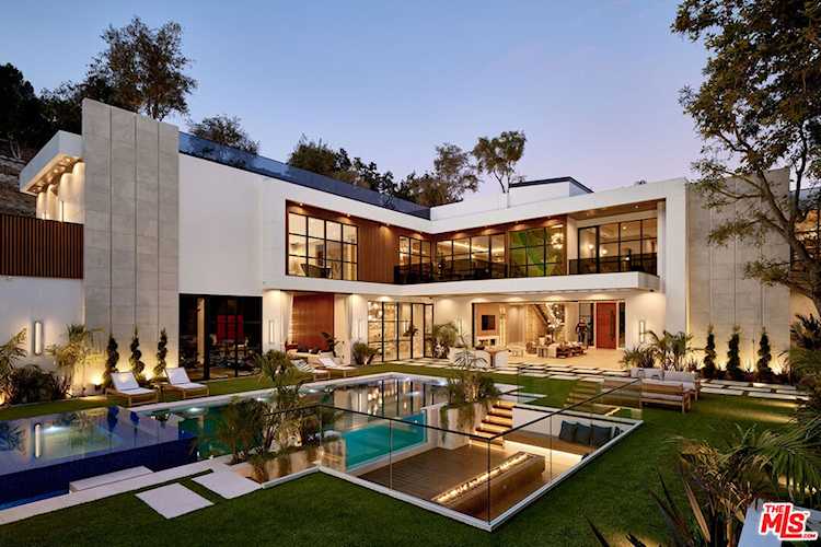 13187 Chalon Rd Los Angeles, CA 90049