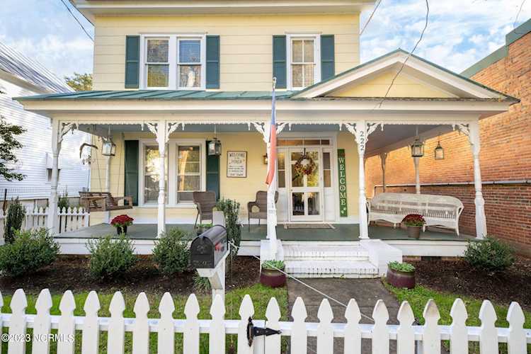 222 E Queen St Edenton, NC 27932