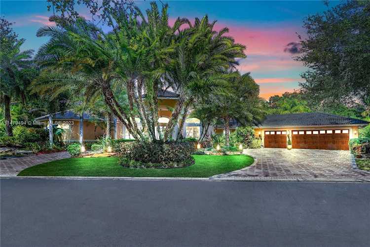 9665 NW 63rd Pl Parkland, FL 33076