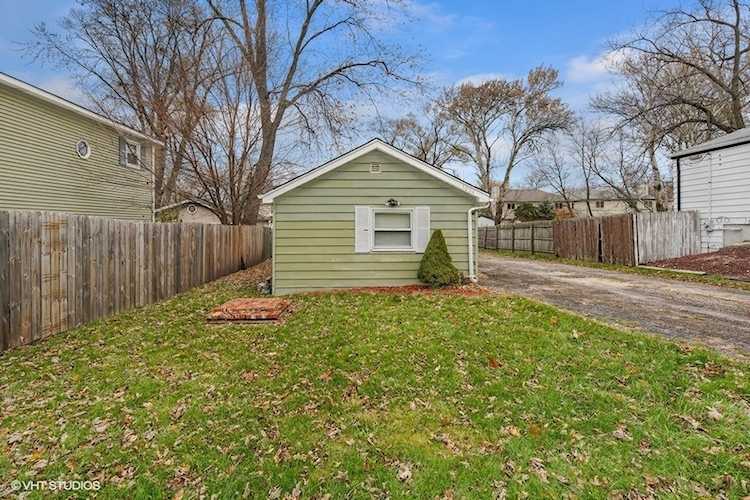 1034 Norfolk St Downers Grove, IL 60516