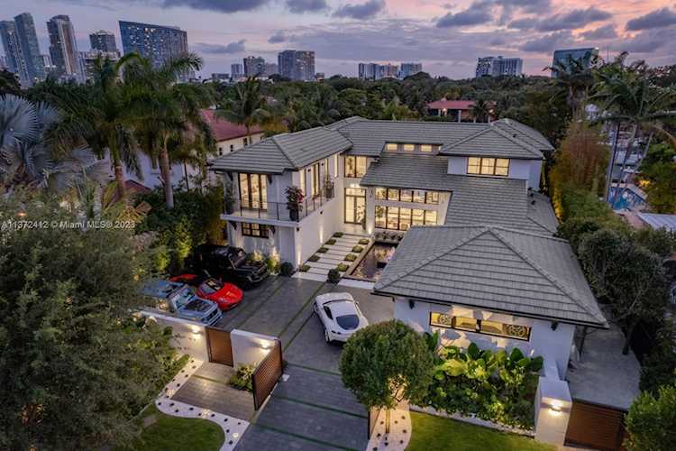 4241 Palm Ln Miami, FL 33137