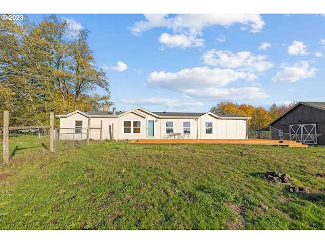431 White Dog RD Washougal, WA 98671