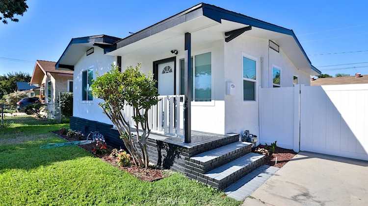 2613 E Jefferson St Carson, CA 90810