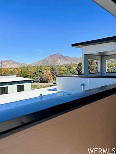 4934 S Beverly Ct E Holladay, UT 84117