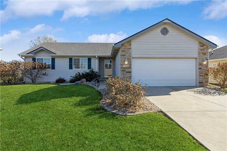 1321 SE Adams St Bondurant, IA 50035
