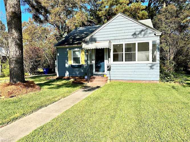19 Greenbrier Rd Portsmouth, VA 23707