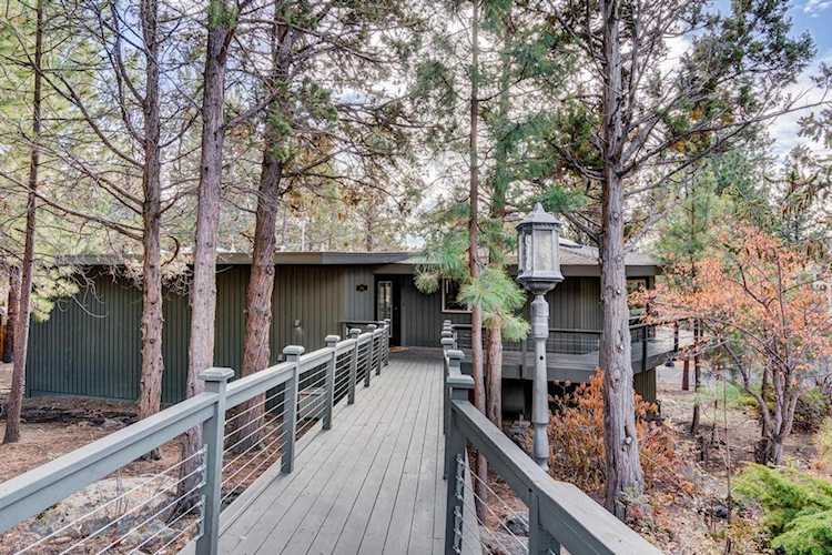 1914 NW West Hills Ave Bend, OR 97703