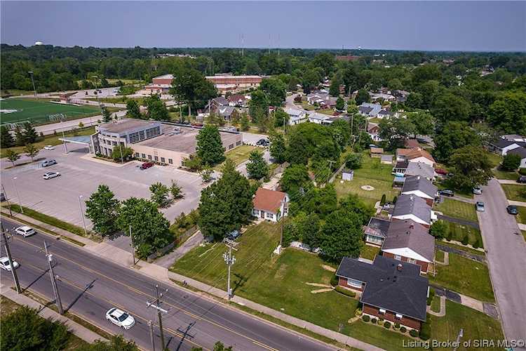 2206 Green Valley Rd New Albany, IN 47150 MLS 202308435