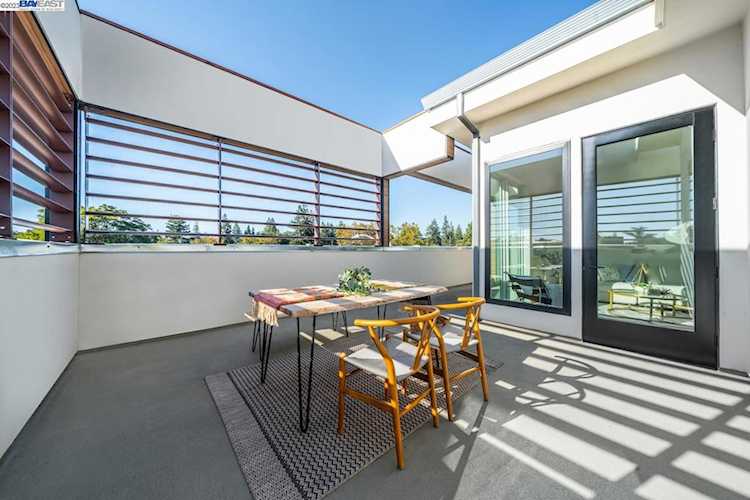 3877 El Camino Real #06 Palo Alto, CA 94306