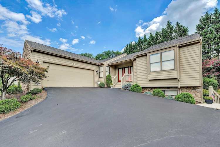 1910 Mcvitty Salem, VA 24153