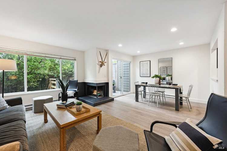 40 Locust Avenue #5 Larkspur, CA 94939
