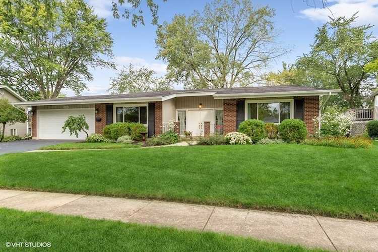 2630 Diamond Ct Woodridge, IL 60517