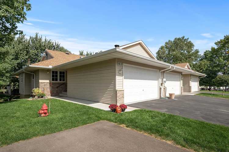 812 White Oak Court New Brighton, MN 55112