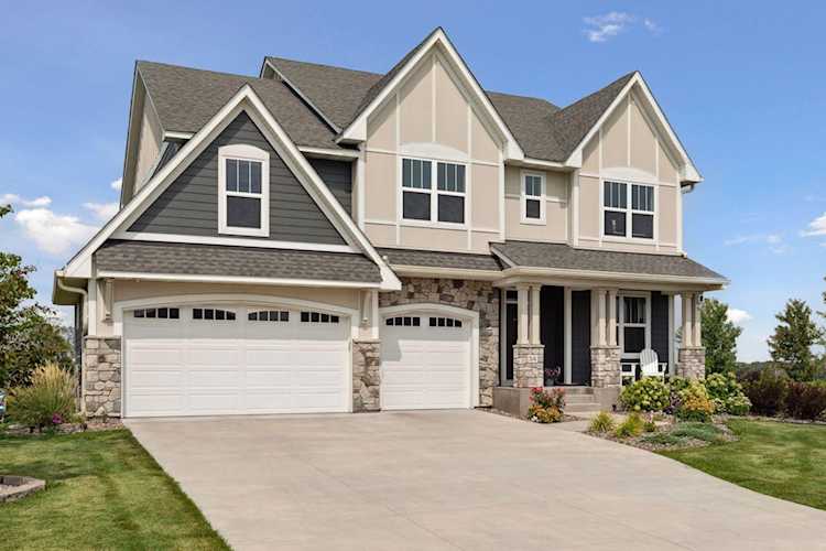 54 Rapp Farm Boulevard North Oaks, MN 55127