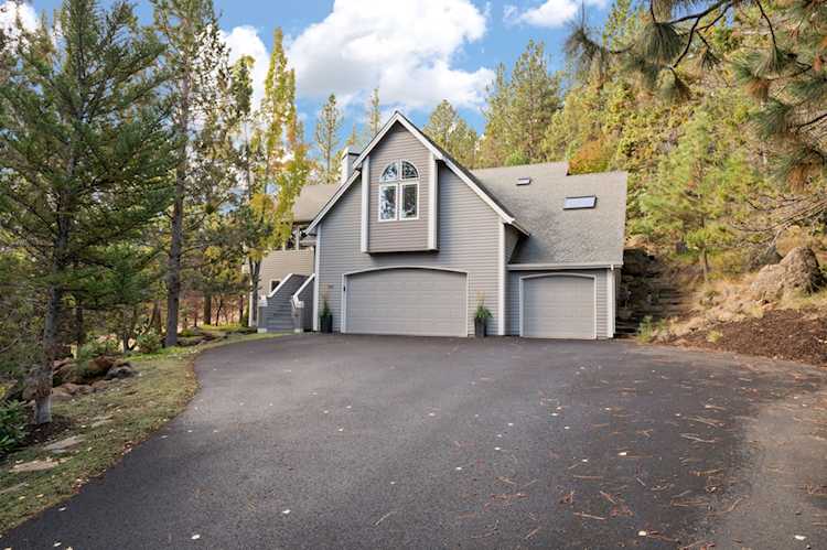 1690 NW City View Dr Bend, OR 97703