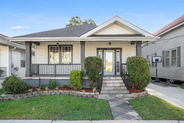 5481 Hawthorne Place New Orleans, LA 70124