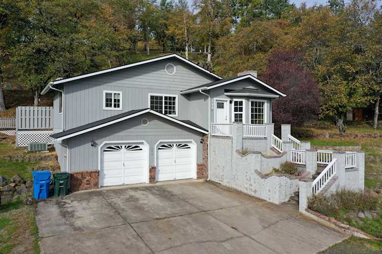 344 Rene Dr Shady Cove, OR 97539