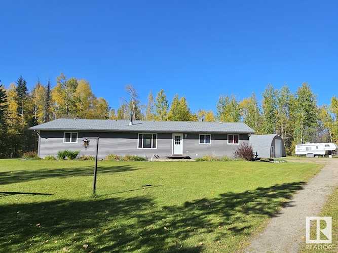 8412 Township Road 503 Rural Brazeau County, AB T7A 0C1