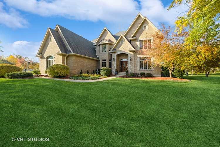 7N430 Hampton Dr St. Charles, IL 60175