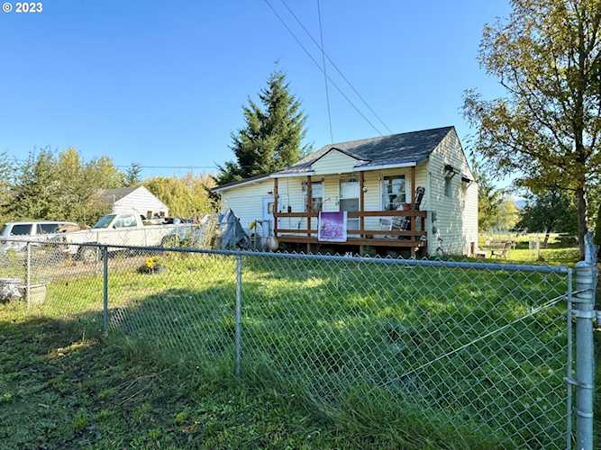 381 Reedsford RD Myrtle Point, OR 97458