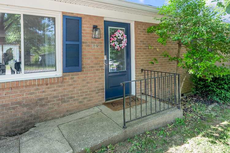 145 Dan Dr Versailles, KY 40383