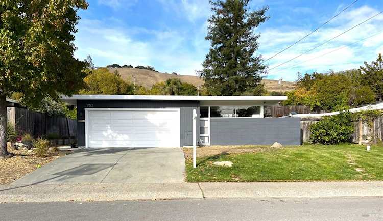 752 Penny Royal Lane San Rafael, CA 94903