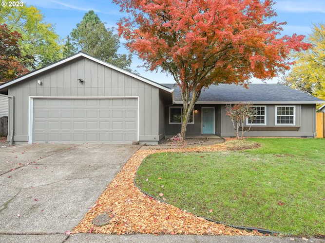 1754 SE Tanager CIR Hillsboro, OR 97123