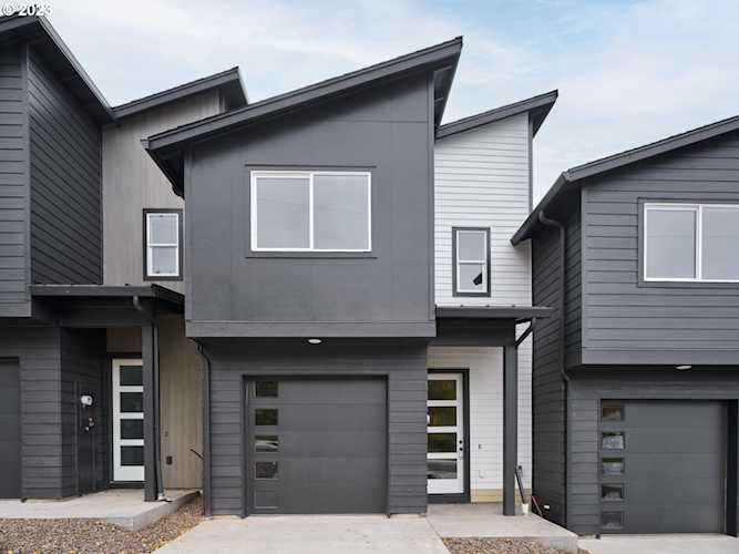 955 Cedar ST Kalama, WA 98625