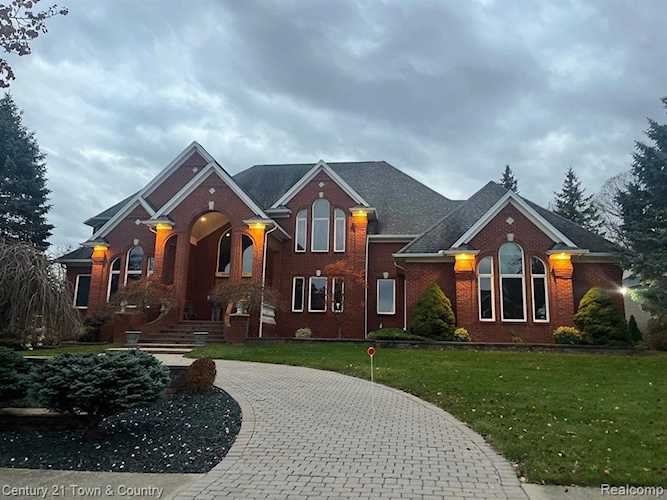 6556 Petko Washington, MI 48094