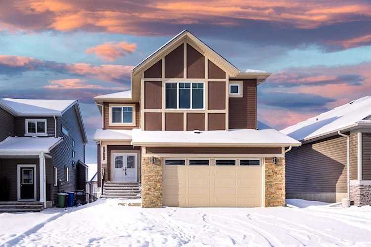 104 Threepoint Cove Okotoks, AB T1S 5S4