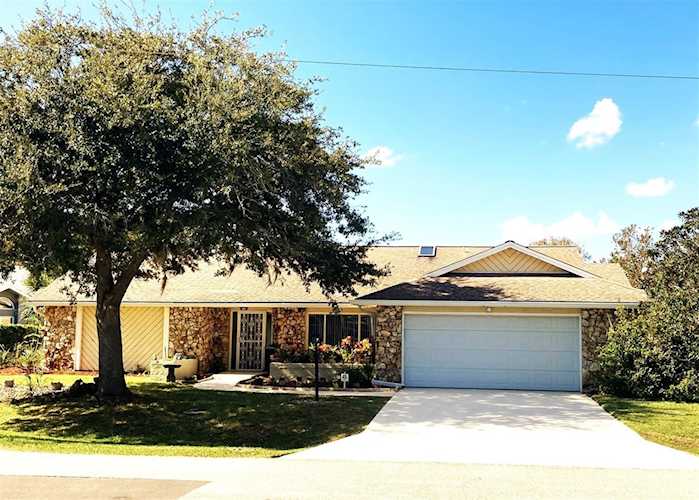 46 Columbus Ct Palm Coast, FL 32137