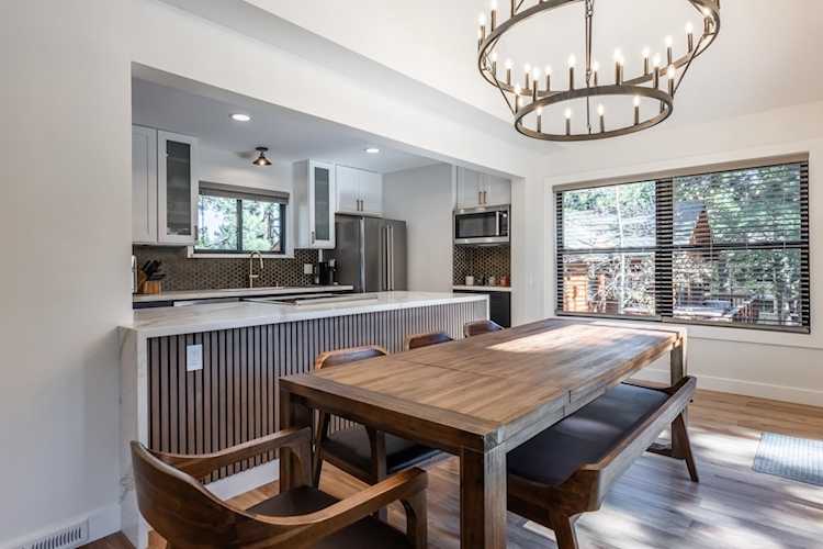 228 Holiday Vista Mammoth Lakes, CA 93546