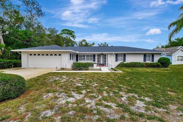 46 Lake Dr Debary, FL 32713