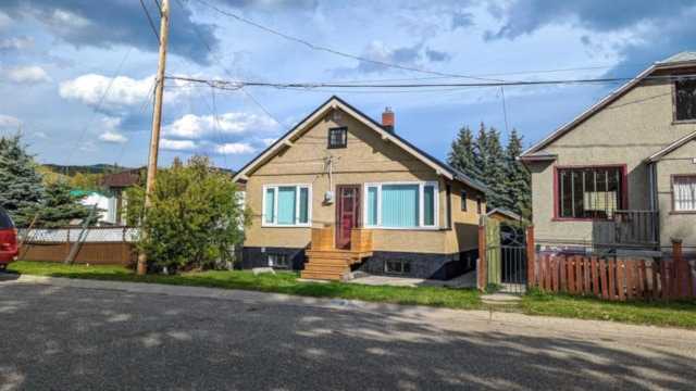 1413 81 St Coleman, AB T0K 0