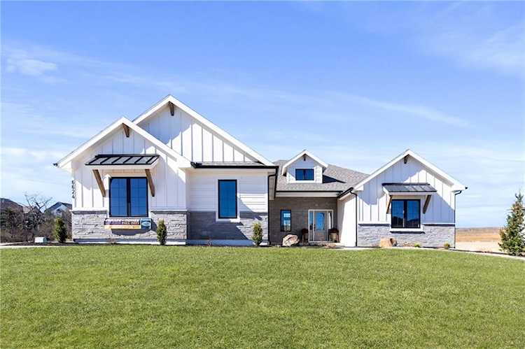 6624 Belmont Dr Shawnee, KS 66226