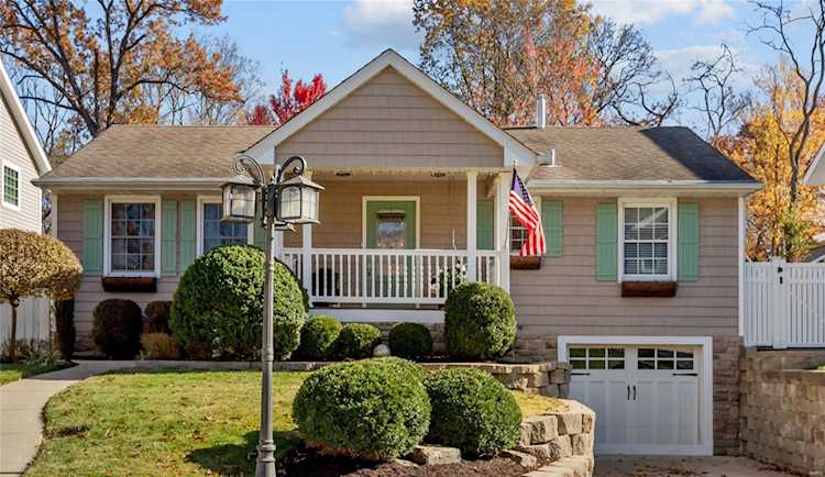 822 N Harrison Ave Kirkwood, MO 63122