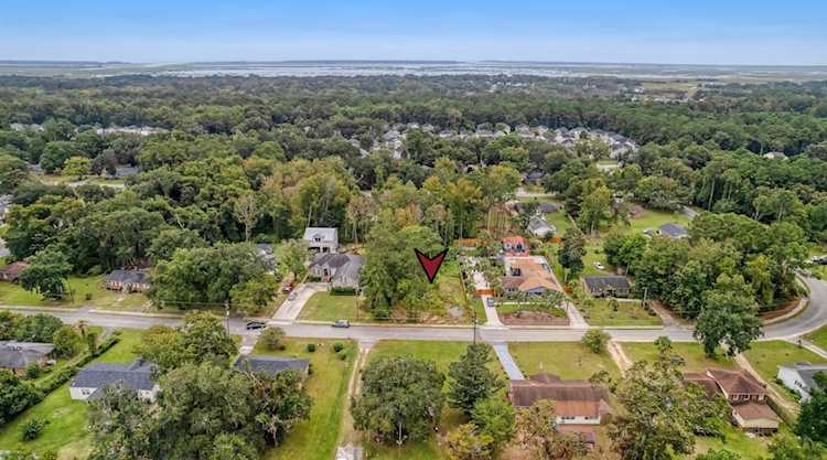 3633 Happyland Boulevard Mount Pleasant, SC 29466