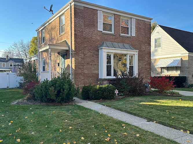 1540 Bristol Ave Westchester, IL 60154