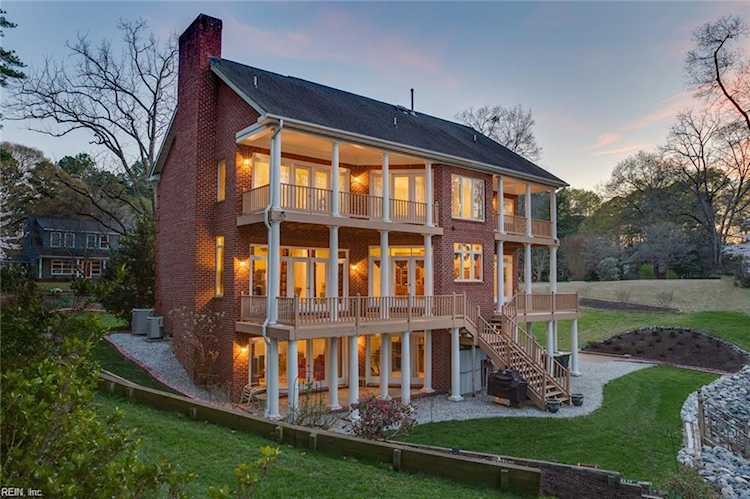206 Yorkview Rd Yorktown, VA 23692