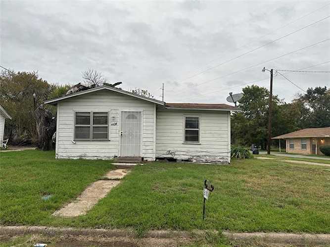 2102 E Jones Avenue Corsicana, TX 75110