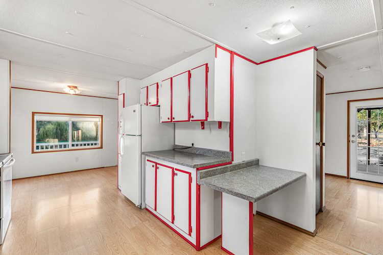 3849 Sams Valley Rd Gold Hill, OR 97525