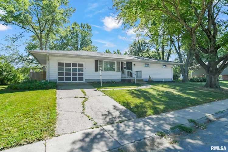 Move-in ready home for sale in Springfield, IL - $113,000 Photo 1