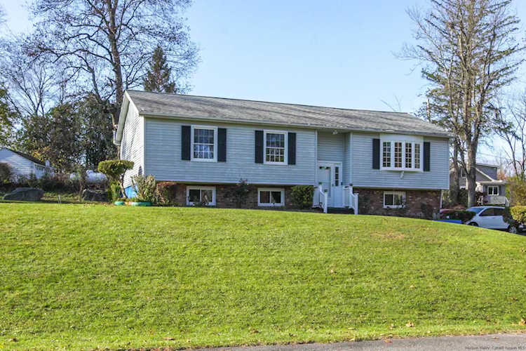 195 Altamont Dr Hurley, NY 12443