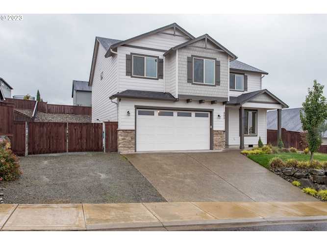 805 E Tanoak AVE La Center, WA 98629