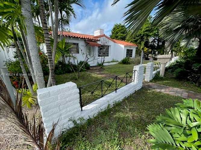 9032 Froude Ave Surfside, FL 33154