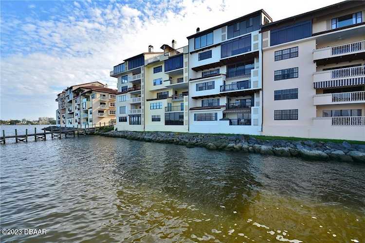 645 Marina Point Drive #6450 Daytona Beach, FL 32114