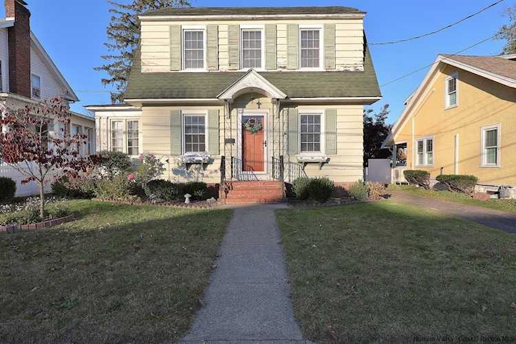 66 Roosevelt Ave Kingston, NY 12401