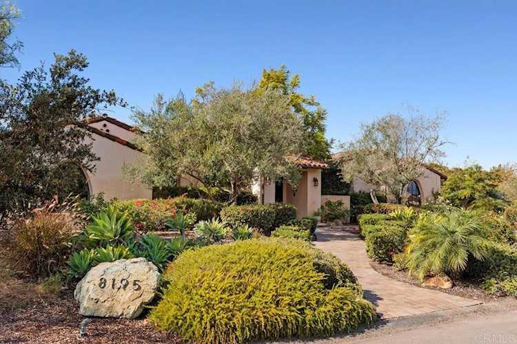 8195 Run of The Knolls Ct. San Diego, CA 92127