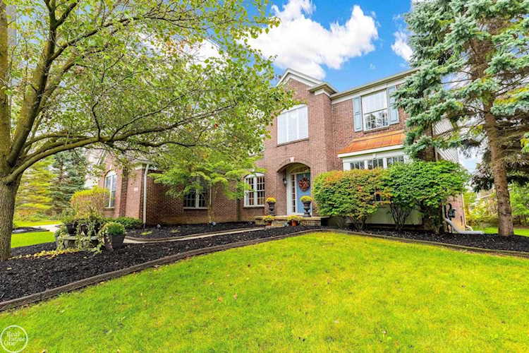 2457 Andover Blvd Oakland Twp, MI 48306